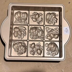 Nordic Wear Seasonal Squares Pan